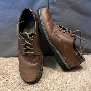 Brown rockport waterproof dress shoes